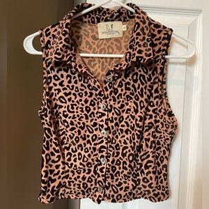 Fashion brand company leopard print crop